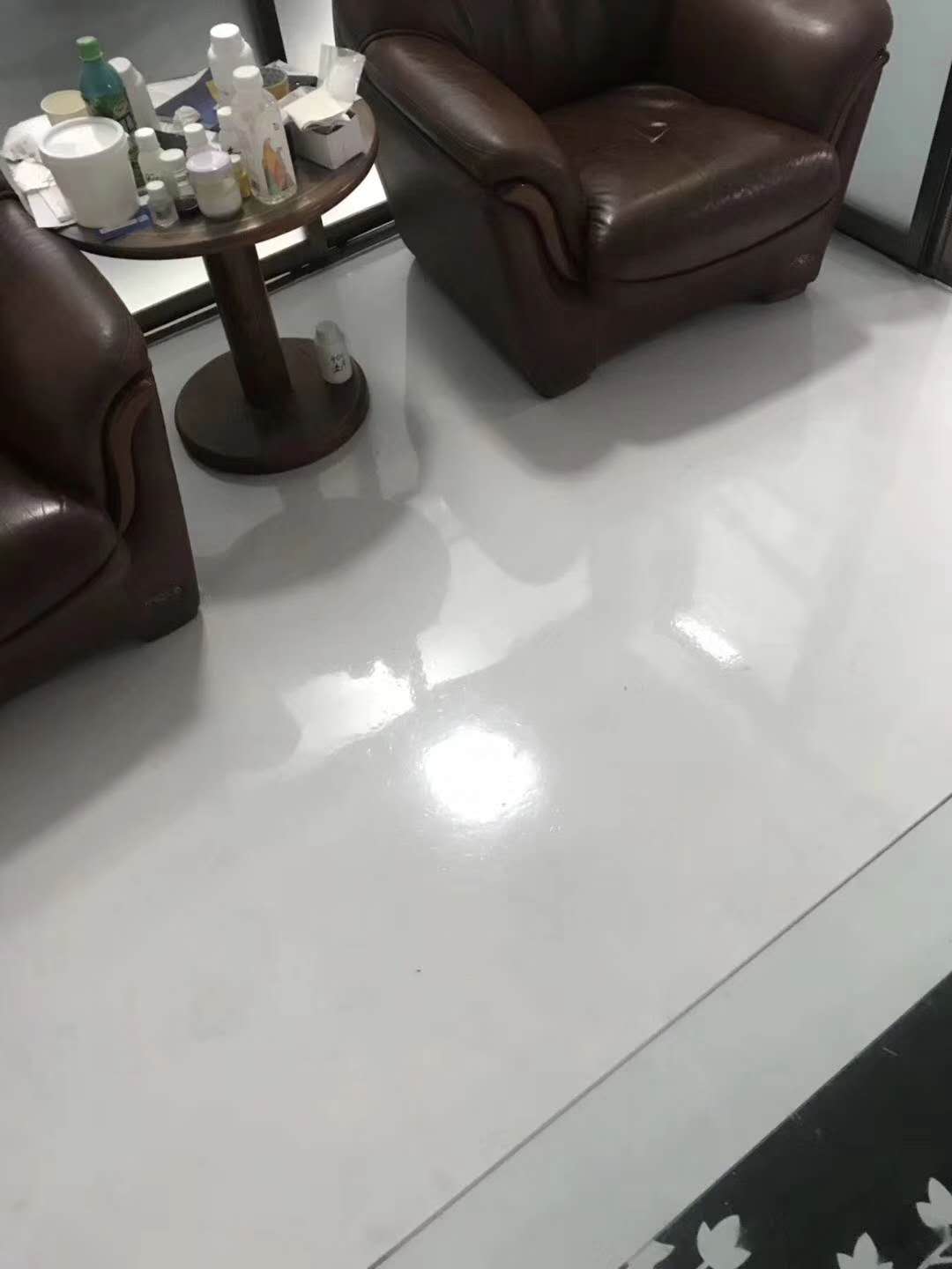 西安地坪漆迎来环保水性面漆亮光时代2